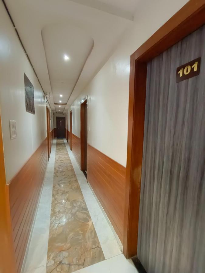 Hotel Time Gold Near Domestics Airport Bombay Exterior foto