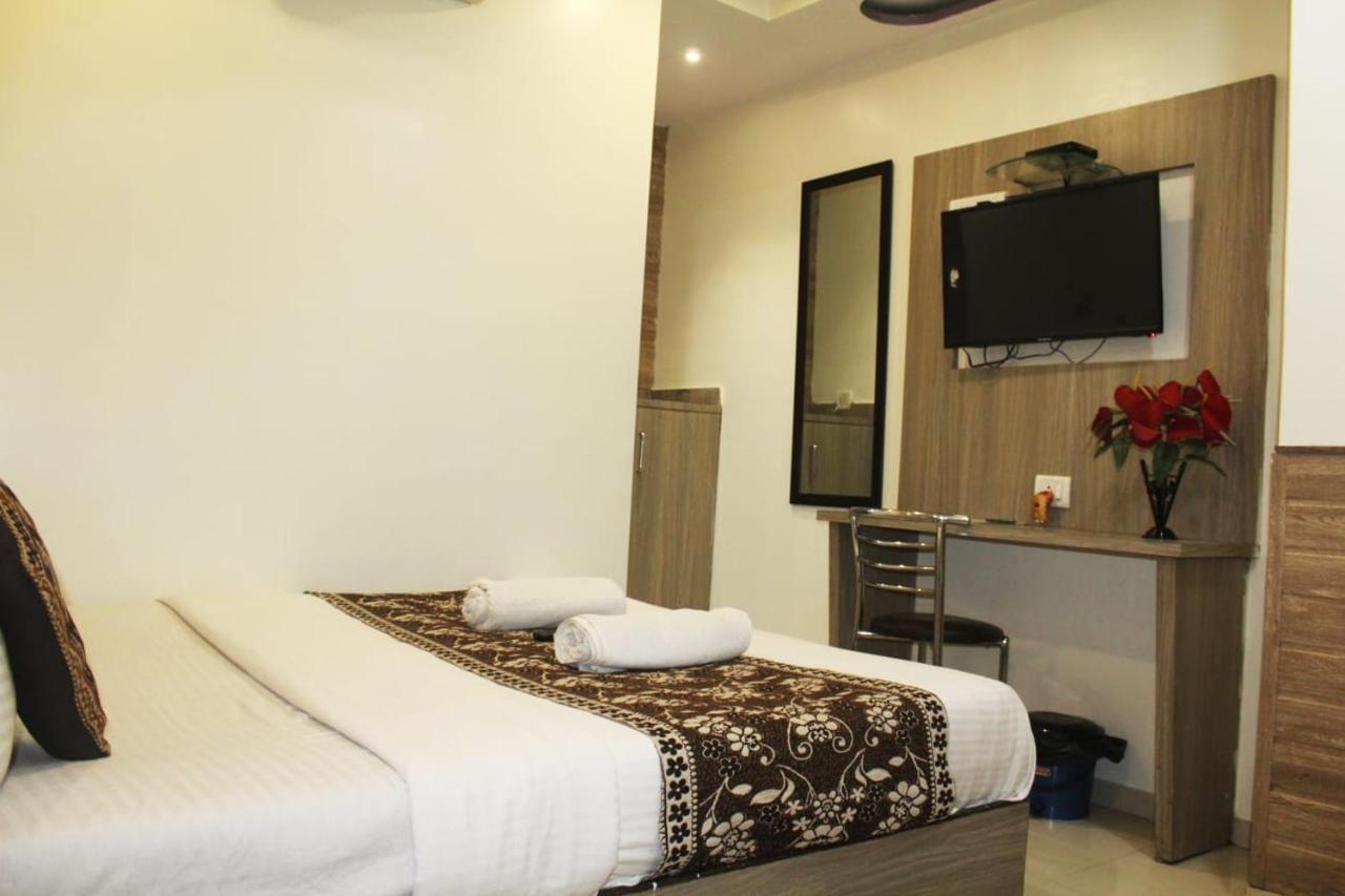 Hotel Time Gold Near Domestics Airport Bombay Exterior foto