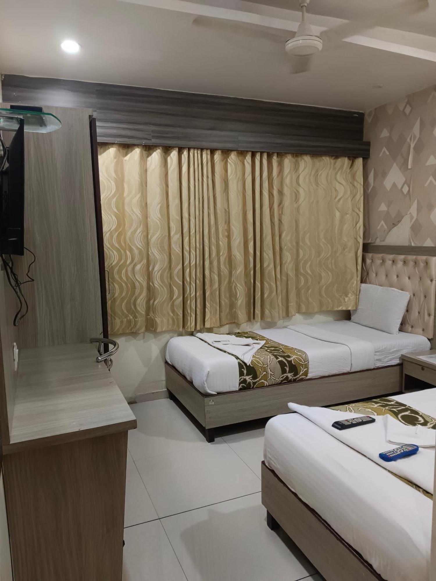 Hotel Time Gold Near Domestics Airport Bombay Exterior foto
